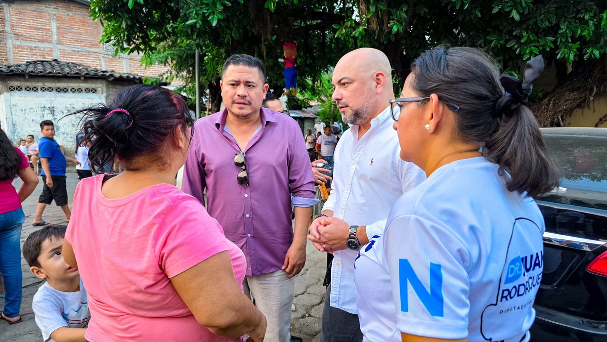 conectateconjls's tweet photo. San Francisco Gotera vivió una tarde de alegría y unión familiar junto a la fundación se feliz y el movimiento nuevas ideas Maryland @DannyAmaya194  y @DrJuanRodrig. https://t.co/hZBEeJz8M5