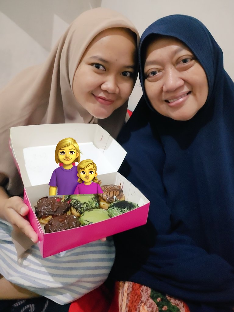 MiMipta's tweet photo. Ternyata Dunia Kejam ya Buk. Disana enak ga buk ? https://t.co/cZ1wIYsGQP