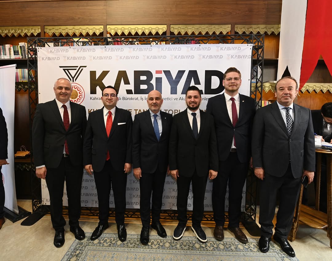 akgenclikkmaras's tweet photo. 📌Ankara Maraş Evi

İl Başkanımız M. Burak GÜL, Milletvekillerimiz, Belediye Başkanlarımız ve İl Gençlik Kolları Başkanımız Furkan ÜNALDI KABİYAD Kuruluş ve Tanıtım Toplantısı’nda kıymetli hemşehrilerimizle bir araya geldik. https://t.co/HrCGU7DY3T
