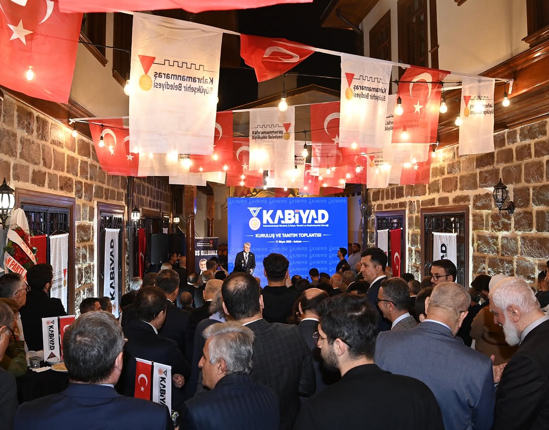 akgenclikkmaras's tweet photo. 📌Ankara Maraş Evi

İl Başkanımız M. Burak GÜL, Milletvekillerimiz, Belediye Başkanlarımız ve İl Gençlik Kolları Başkanımız Furkan ÜNALDI KABİYAD Kuruluş ve Tanıtım Toplantısı’nda kıymetli hemşehrilerimizle bir araya geldik. https://t.co/HrCGU7DY3T