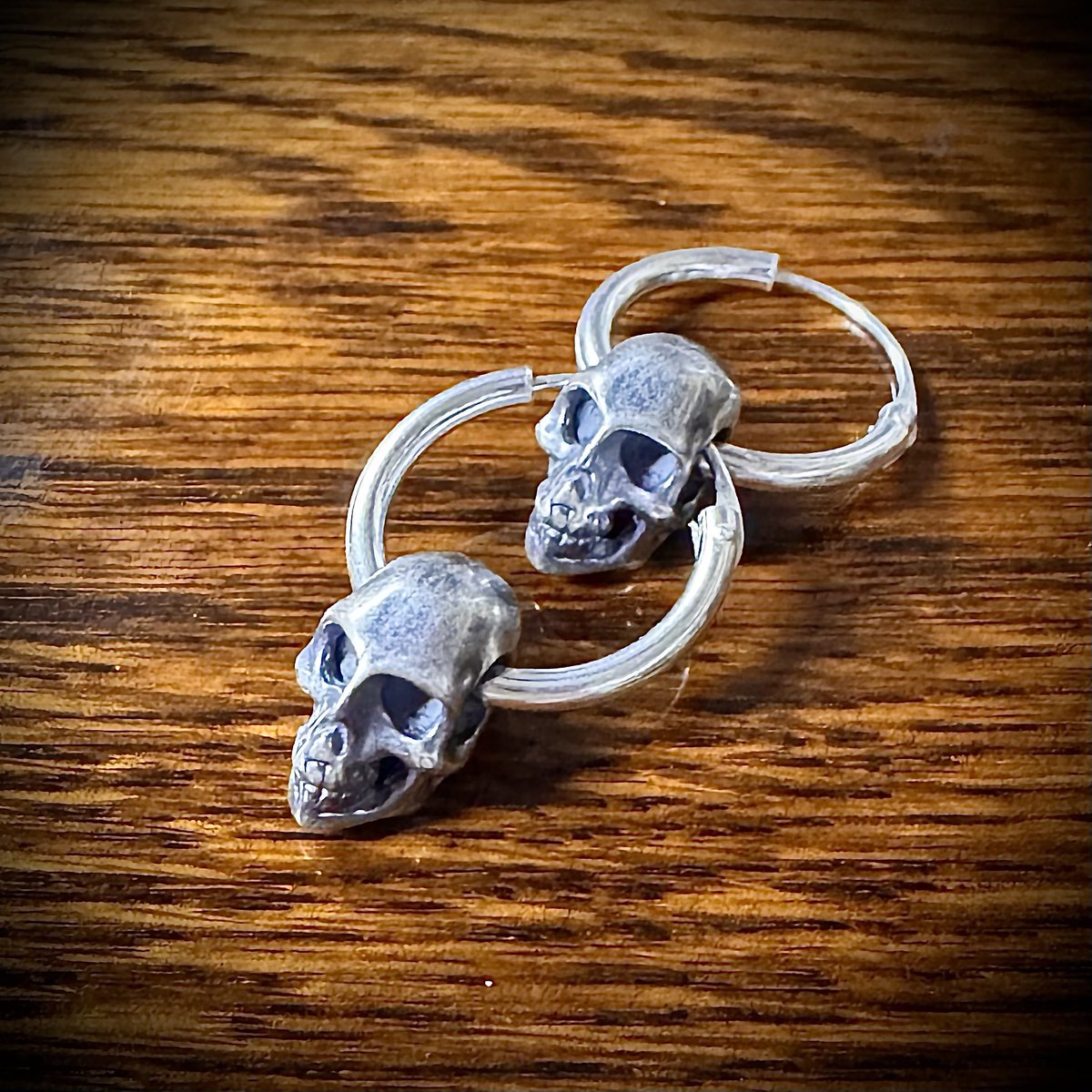 💀大きな骸骨ビーズがプープにぶら下がる『2連スカルピアス/ミドル 💀大きな骸骨ビーズがプープにぶら下がる『2連スカルピアス/ミドル