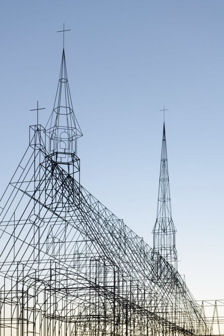 kohantoys's tweet photo. Miren lo que hace un arquitecto/artista cuando tiene que reconstruir una abadía del siglo 16 de forma etérea. 

La obra se llama CLAUSURA y es del estudio Gijs Van Vaerenbergh en Hasselt, Belgica. https://t.co/8AEnY5EfF7