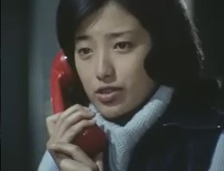 BotTelephone's tweet photo. 『赤い衝撃』第12話（1977年）　#公衆電話 #電話 #黒電話 https://t.co/GrpZJTdCzf