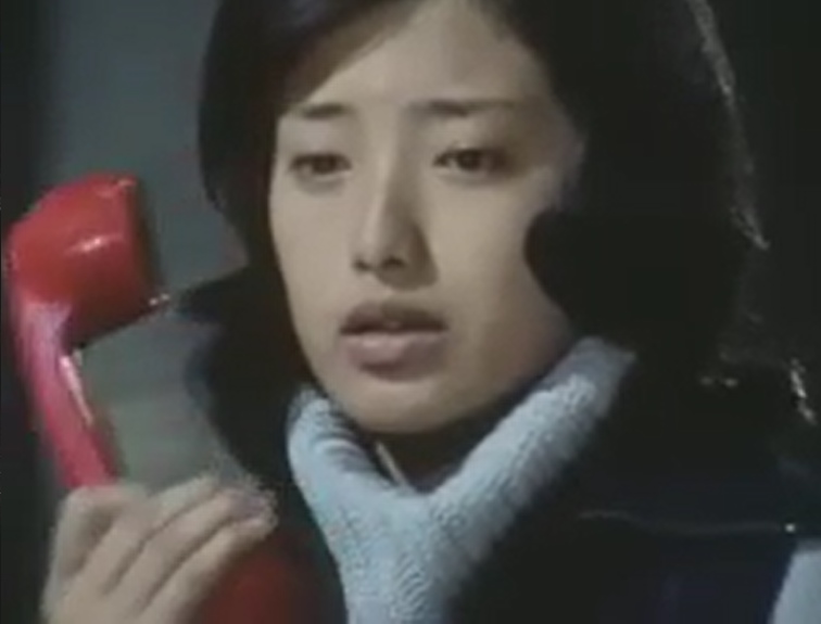 BotTelephone's tweet photo. 『赤い衝撃』第12話（1977年）　#公衆電話 #電話 #黒電話 https://t.co/GrpZJTdCzf