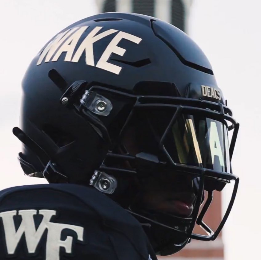 ColinLuke_'s tweet photo. I am so blessed to receive an offer from @WakeFB @Adam_Pilapil  @CoachSB_4theG @CoachD_GVL @RecruitTheG @RedElephant_FB @DukestheScoop @RustyMansell_ @JeremyO_Johnson @adamgorney @ChadSimmons_ @On3 #agtg https://t.co/52R0AxNaQ2