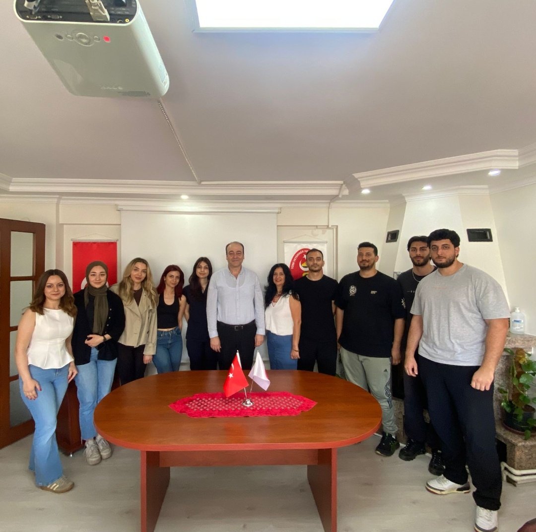 aydinvho's tweet photo. Aydın Adnan Menderes Üniversitesi Veteriner Fakültesi Veteriner Hekimliği Tarihi ve Deontoloji Anabilim Dalı Dr.Öğretim Üyesi Sn.Aysun Gültekin ve İntern Veteriner Hekim Öğrenci arkadaşlarımız Odamıza ziyarette bulundu. https://t.co/ze2vWlnTnh