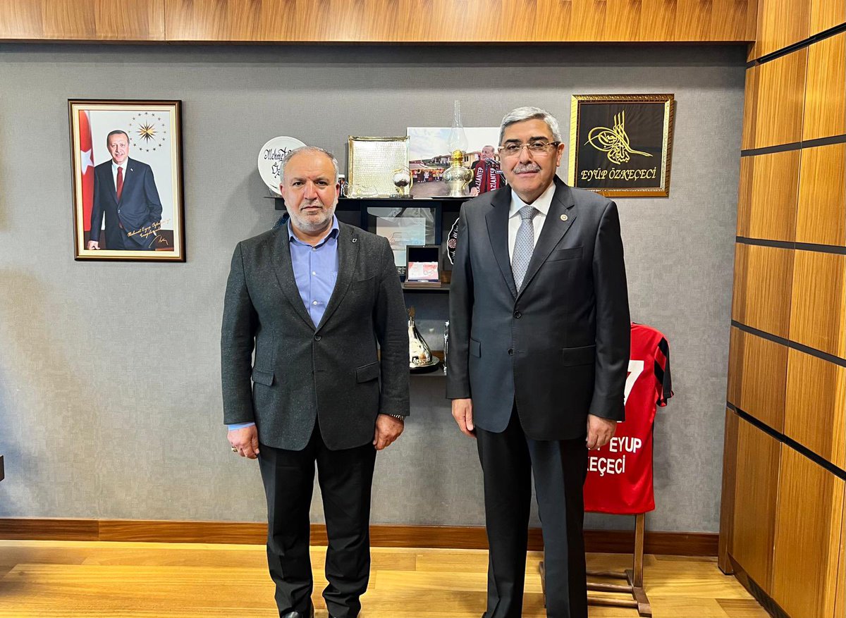 EyupOzkececi's tweet photo. 📍TBMM

Geçmiş dönem AK Parti Gaziantep İl Yönetim Kurulu Üyemiz Sayın Derviş Kuş’a, nazik ziyaretleri için şükranlarımı sunuyorum.

@DevrisKus
@AKPartiG_Antep https://t.co/ATZF0lrpEc
