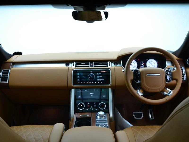 BoitumeloCaleb's tweet photo. R2 499 990 
2020 Land Rover Range Rover
L SVAutobiography Supercharged
5.0L Supercharged V8 engine 
416kW &amp; 700Nm of torque 
(21 000 km) 
Full Franchise Service History. https://t.co/mTeZHnoicS