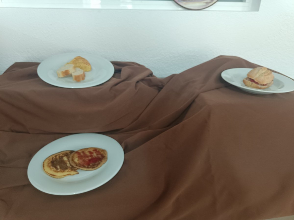 CIFPLAMERCED18's tweet photo. Último #servicio del curso del #fpbcocinayrestauración para profes y alumnos del centro. En unos días estará practicando en sus #ffe para incorporarse al mercado laboral siendo un gran #camarero ... Es que la #fpmola y tiene una lata inserción laboral @jcyl @educacyl @Asohtur https://t.co/ax4SQi31GX