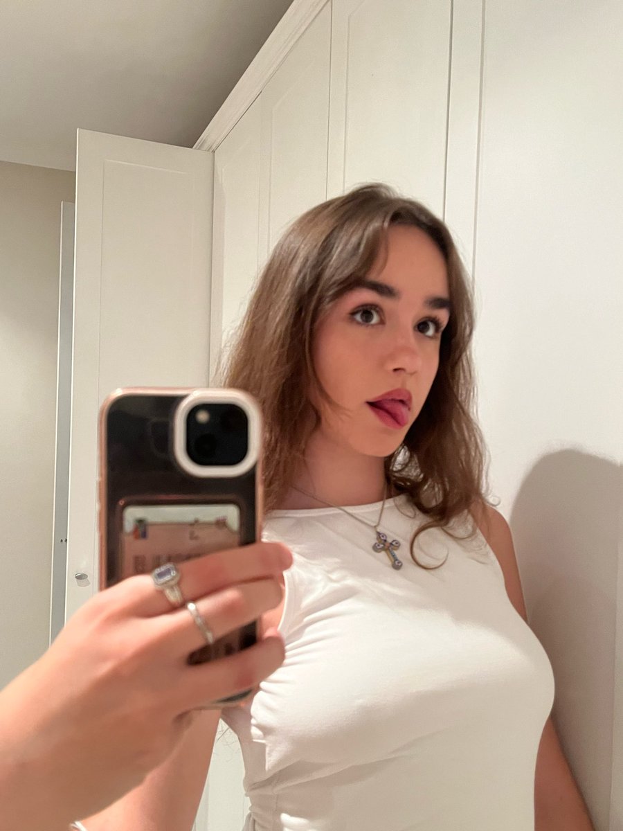 getluckynina's tweet photo. live in 15 mins! https://t.co/3SlMABDIpK https://t.co/vndEwgegNO