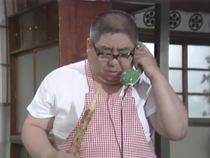 BotTelephone's tweet photo. 『寺内貫太郎一家2』第5話（1975年）　#公衆電話 #電話 #黒電話 https://t.co/OYtZU4LIAO