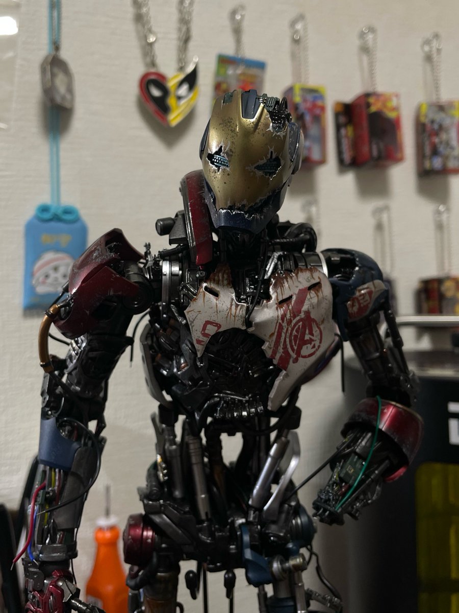 ホットトイズ　ウルトロン　マーク1 ホットトイズ アベンジャーズ エイジ・オブ・ウルトロン ウルトロン