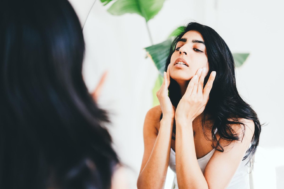 usnews's tweet photo. Glow up your skincare routine with the best retinol creams and serums for radiant, youthful skin! ✨ #SkincareFavorites #RetinolRoutine https://t.co/9Ml6BFbrxS https://t.co/eEeQ3uiyEu