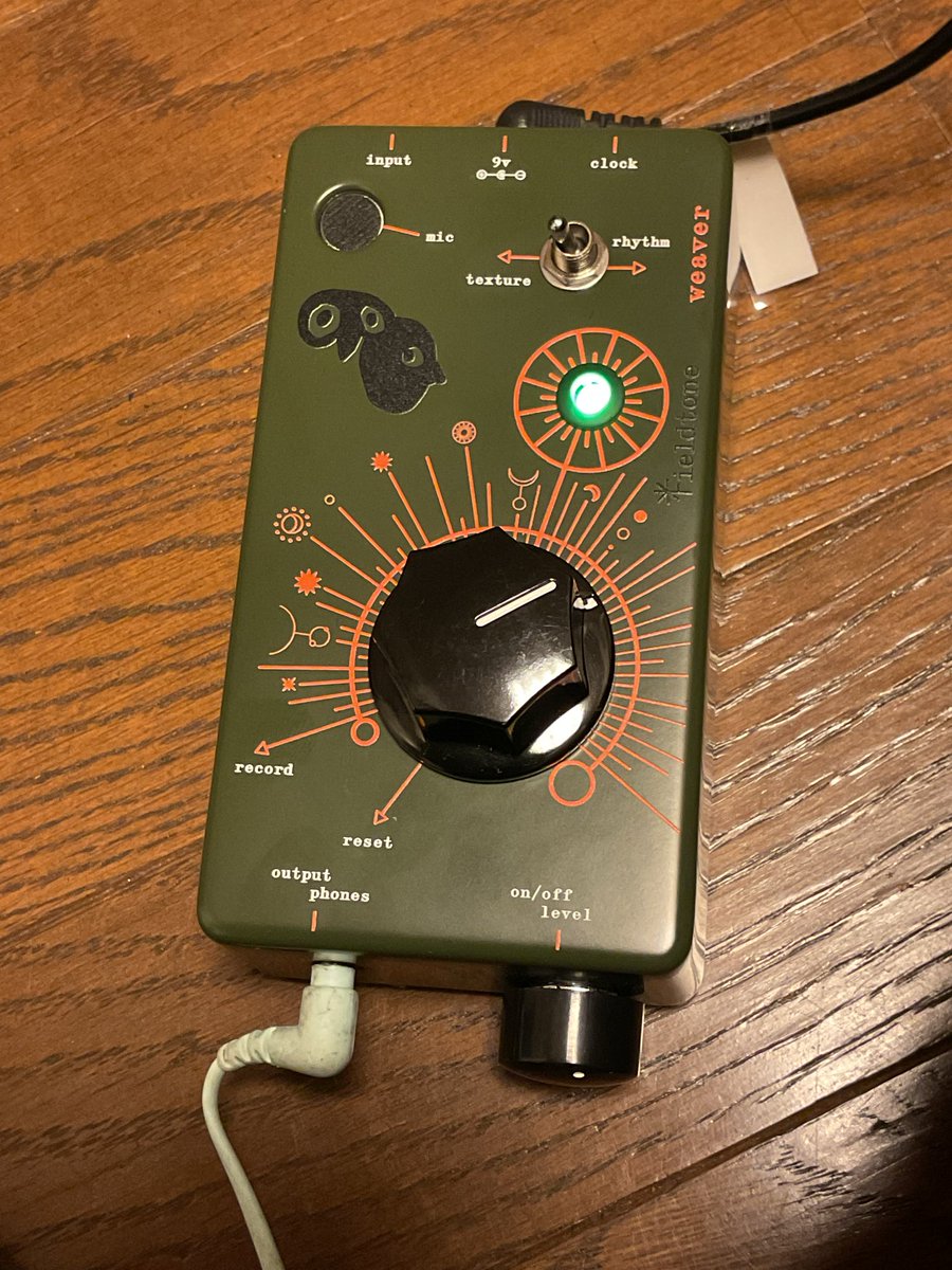chripso's tweet photo. It arrived into my longing embrace today. This thing is disgustingly beautiful. It’s hypnotic. I shan’t go outside ever again. It’s equal parts salad fingers background ambience,  the voice of the call of the void conducting an endless interview with Stephen Hawkin’s third eye. https://t.co/3myEYXB7l7