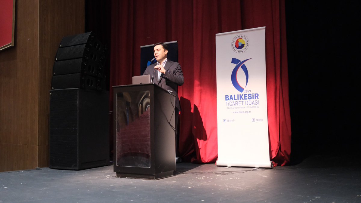 RahmiKula's tweet photo. Balıkesir Ticaret Odamız ve Balıkesir Sanayi Odamız iş birliğinde gerçekleştirdiğimiz “Yapay Zekânın İş Hayatına Etkileri” programında, değerli Teknoloji Yazarı M. Serdar Kuzuloğlu ile yapay zekânın iş dünyası ve geleceğe etkilerini değerlendirdik.

Kıymetli paylaşımları için Sayın Serdar Kuzuloğlu’na, programa katılım sağlayan tüm misafirlerimize ve emeği geçen herkese teşekkür ediyorum.

Teknolojiyi doğru okuyarak geleceğe hazırlanmanın önemine inanıyor, iş dünyamızın dijital dönüşümüne katkı sunmaya devam ediyoruz.

#BalıkesirTicaretOdası #Balıkesir #YapayZeka #DijitalDönüşüm #Teknoloji #İşDünyası #SerdarKuzuloğlu