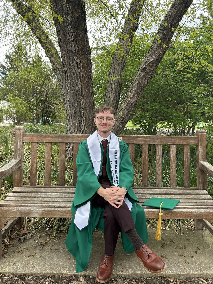 RootHausLab's tweet photo. A HUGE congratulations to our undergraduate researcher Aiden for graduating with a BS in Horticultural Science recently! We are so lucky to have him as a member of the Root Haus! We’re proud of you, Aiden!! 🎓 https://t.co/bsOgejUEYo