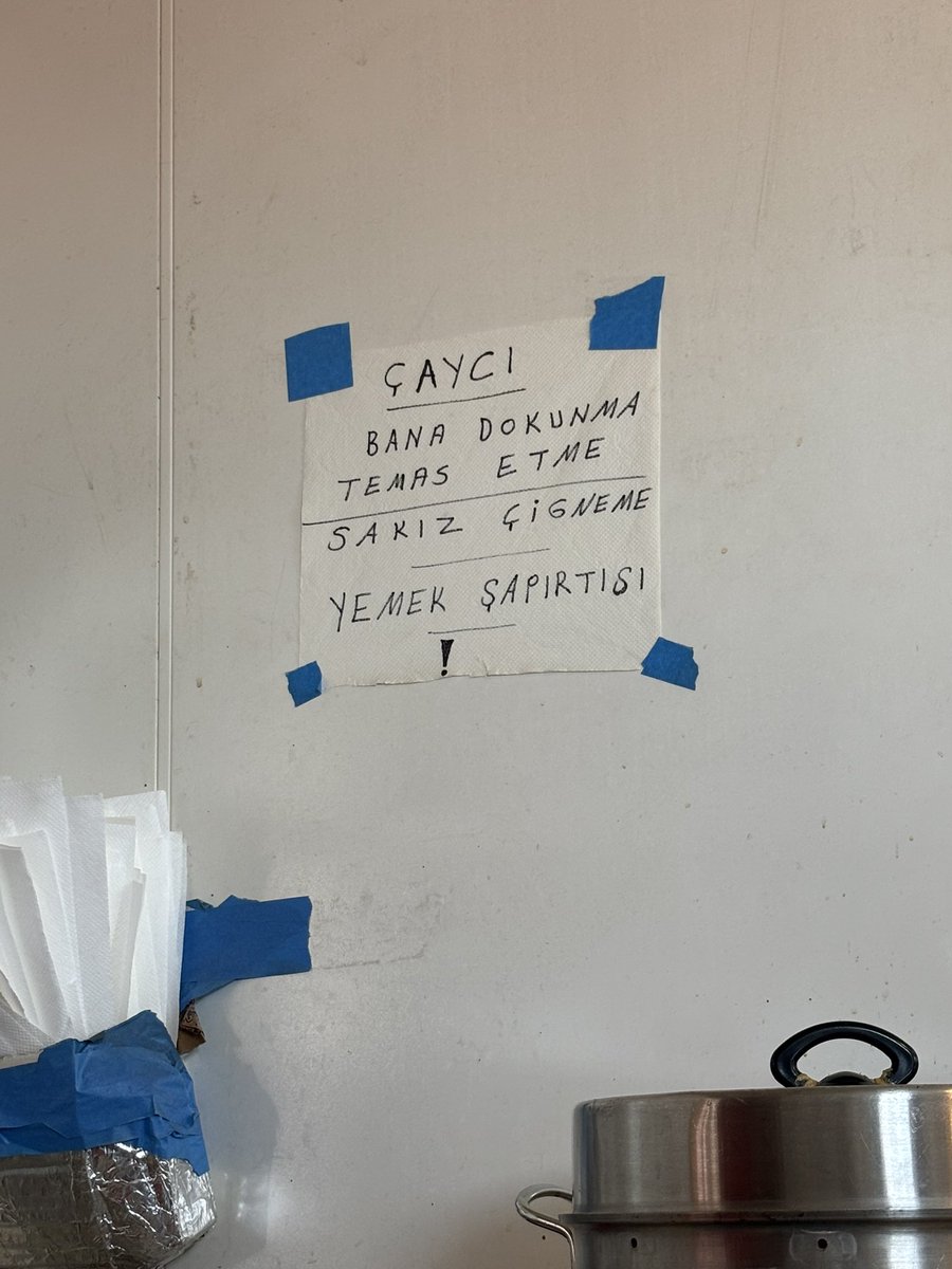 yarrolenko's tweet photo. belli ki onune geleni tokatlamak istiyor https://t.co/ltyChm5x7h