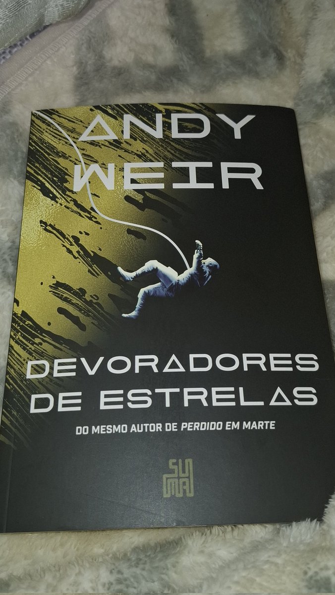 gabi_llp's tweet photo. te amo livro do ano https://t.co/27HAm45qRJ
