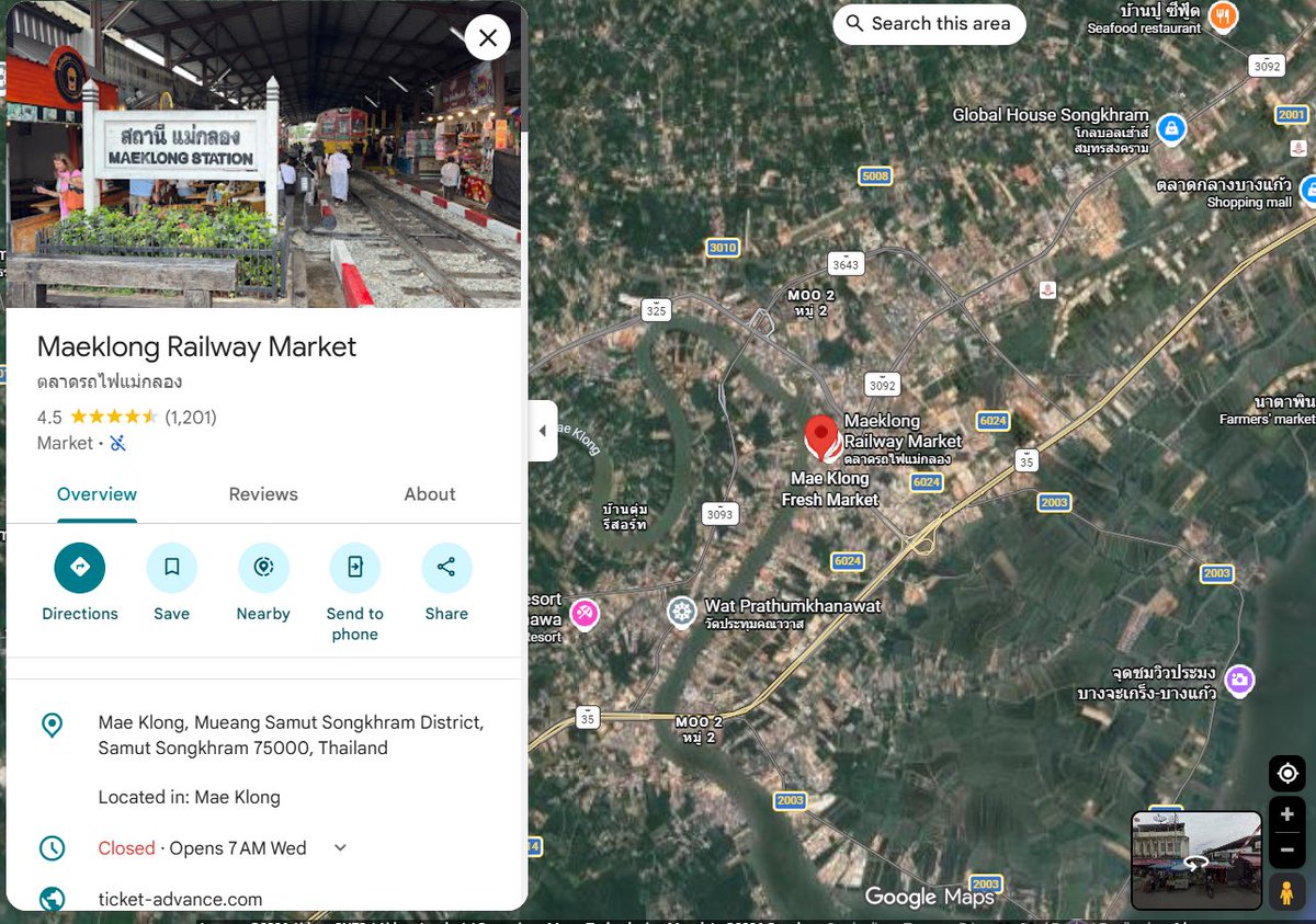 KevinBur3's tweet photo. @HumansNoContext This isn't really in Bangkok.  It's in a small town 70km away.  They keep the market like this as a tourist attraction.  There's plenty of space nearby, but then no one would take the train to their market https://t.co/LVRp30bniN
