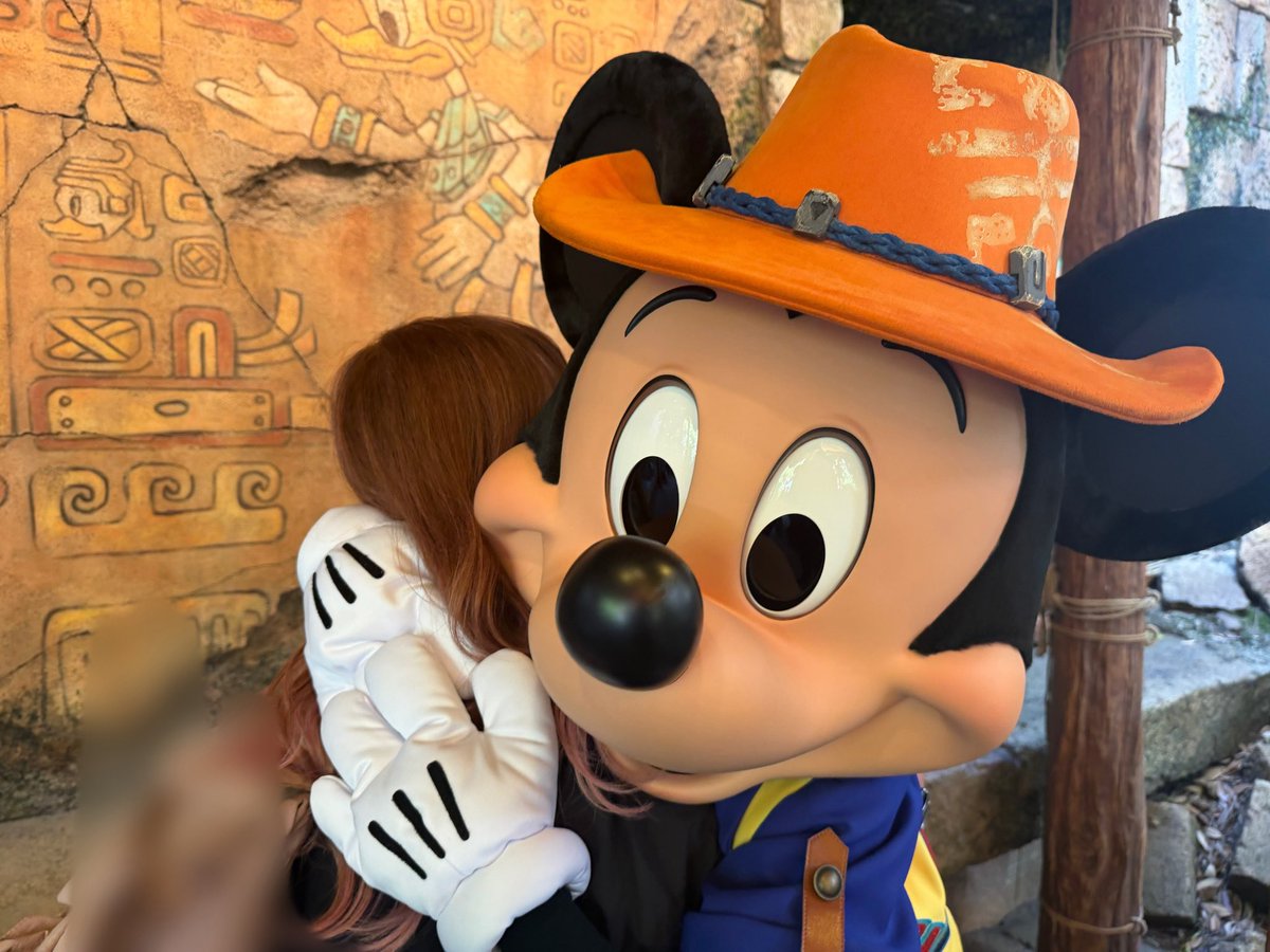 ミッキーページ♡ ミッキーのパオで挟まれる幸せからの深〜いハグ💖