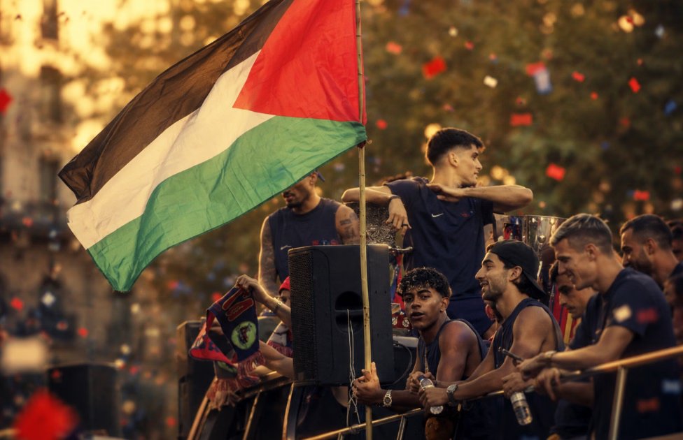 BouafifNour's tweet photo. I really can’t understand the people blaming Lamine with the whole “don’t involve politics in football” excuse. Standing against a genocide isn’t some political stance, it’s basic human common sense. https://t.co/3IG4n1CTTy