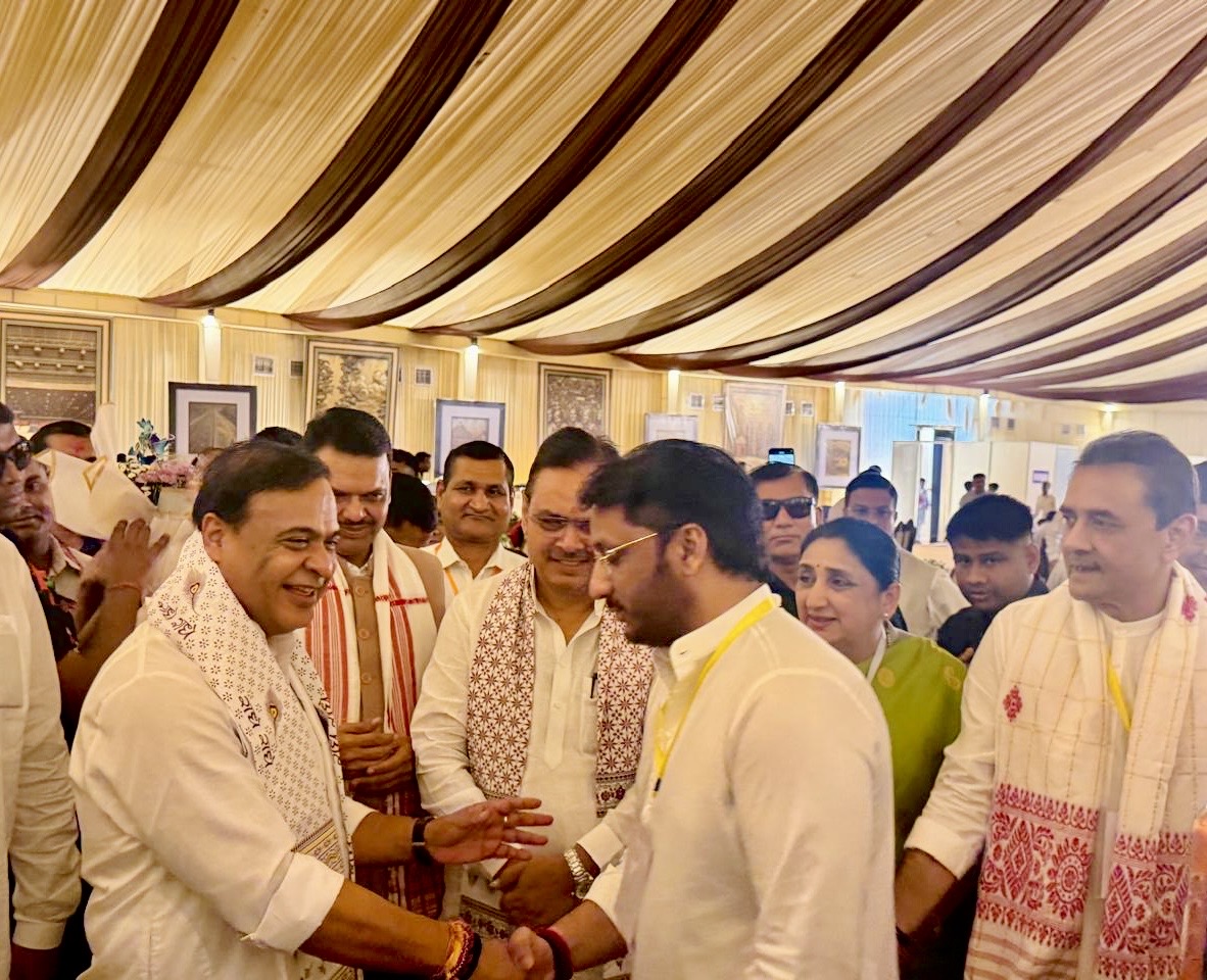 parthajitpawar's tweet photo. Attended the swearing-in ceremony of the BJP-NDA government in Assam under the leadership of Hon’ble Chief Minister Shri Himanta Biswa Sarma ji, along with NCP National President and Deputy Chief Minister of Maharashtra Hon’ble Smt. Sunetra Ajitdada Pawar ji. 

The ceremony was graced by the presence of Hon’ble Prime Minister Shri Narendra Modi ji and Hon’ble Home Minister Shri Amit Shah ji. Extended heartfelt wishes to Shri Himanta Biswa Sarma ji for a successful tenure ahead. 

Also had a meaningful interaction with Hon’ble Andhra Pradesh Chief Minister Shri Chandrababu Naidu ji on the occasion.

📍Guwahati
------
आसामचे मुख्यमंत्री मा.श्री. हिमंत बिस्वा सरमा जी यांच्या नेतृत्वाखाली स्थापन होणाऱ्या भाजप-एनडीए सरकारच्या शपथविधी सोहळ्याला राष्ट्रवादी काँग्रेस पक्षाच्या राष्ट्रीय अध्यक्षा व राज्याच्या उपमुख्यमंत्री मा. श्रीम. सुनेत्रा अजितदादा पवार यांच्यासमवेत उपस्थित राहिलो. 

सदर कार्यक्रम देशाचे लोकप्रिय पंतप्रधान मा.श्री. नरेंद्र मोदी साहेब आणि गृहमंत्री मा.श्री. अमित शाह जी यांच्या प्रमुख उपस्थितीत संपन्न झाला. या प्रसंगी श्री. हिमंत बिस्वा सरमा जी यांना मुख्यमंत्री पदाच्या पुढील यशस्वी वाटचालीसाठी मनापासून शुभेच्छा दिल्या. 

यानिमित्ताने आंध्रप्रदेशचे मुख्यमंत्री मा.श्री. चंद्राबाबू नायडू जी यांच्यासोबत सुसंवाद साधला.

📍गुवाहाटी

@narendramodi 
@AmitShah 
@himantabiswa 
@ncbn
@SunetraA_Pawar
