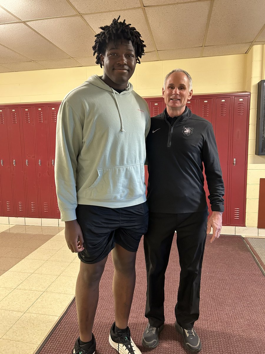 kwakuasare72's tweet photo. Thank you @CoachJohnLoose  for visiting me today, Loved the conversation! 
@PrepRedzone 
@ESAofMass 
@CSAPrepStar https://t.co/ppnEabIujG
