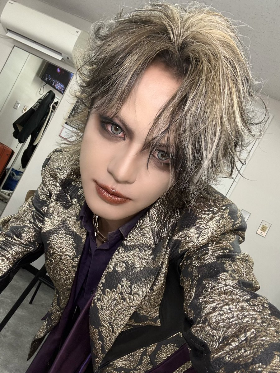 諒平 tweet media