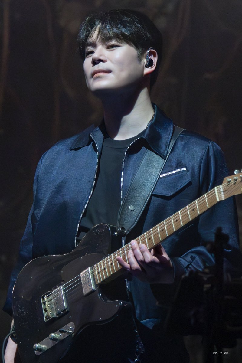이스트 tweet media