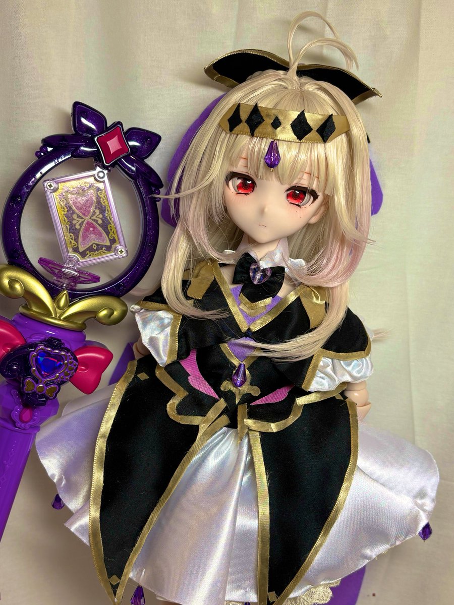 sayosayo88888's tweet photo. 衣装とウィッグ作ってみた！✨️
アルカナちゃんかわいいね🥰

ほんのり毛先もピンクに染めたんだよー🎀

くつ下と手首の衣装はこれから作る💦

#名探偵プリキュア 
#キュアアルカナシャドウ 
#たんプリ 
#森亜るるか https://t.co/TUEvBcoVcC