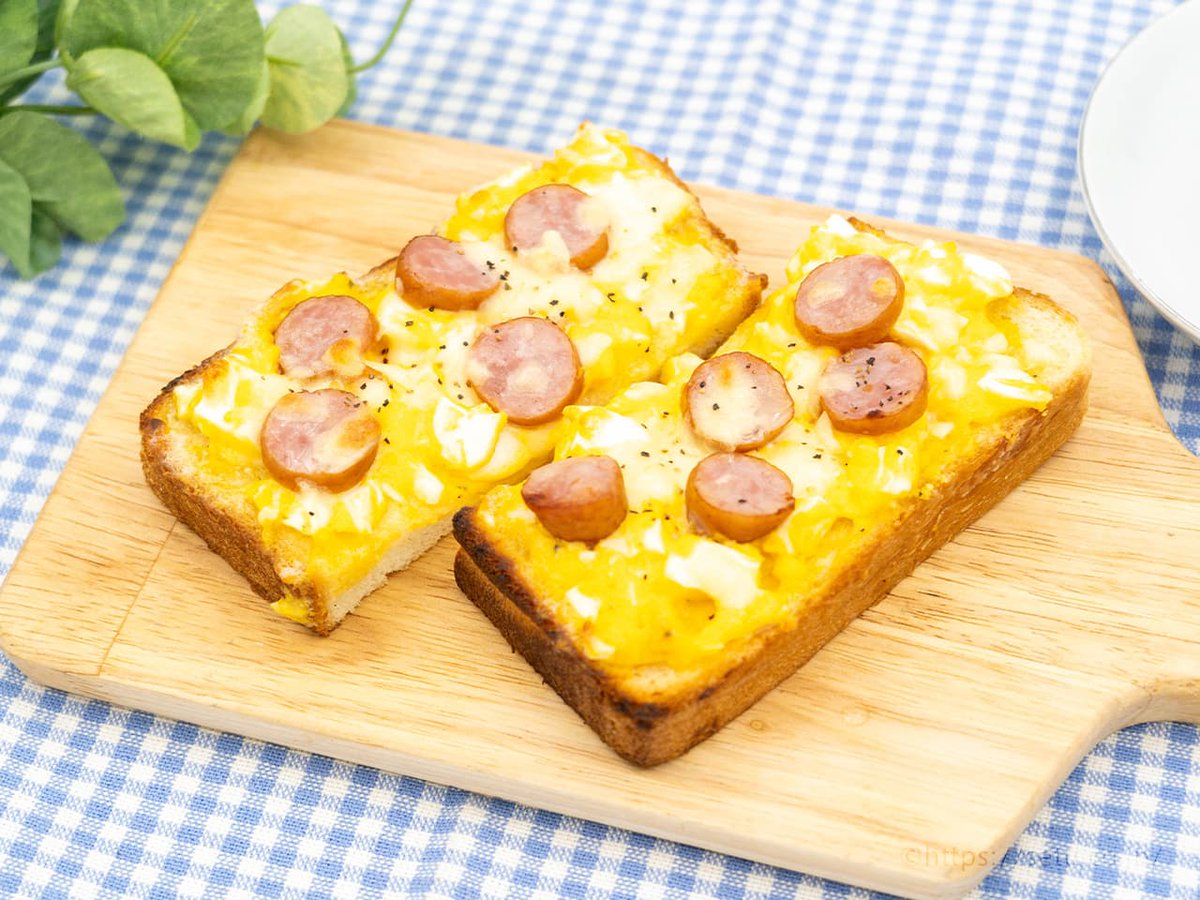 ult_setsuko's tweet photo. 【コストコ新商品】
 たまごサンドイッチ🥪

・たっぷり卵を使った贅沢なデリサンド
・むっちり食パンに卵フィリングが端までぎっしり！
・1個150g超えのずっしりボリューム

価格は1,100〜1,200円前後
そのままはもちろん、トーストするとさらに美味しさUP

レビュー✍→ https://t.co/Sx5f6u3HQV https://t.co/m6Ypqqde3j
