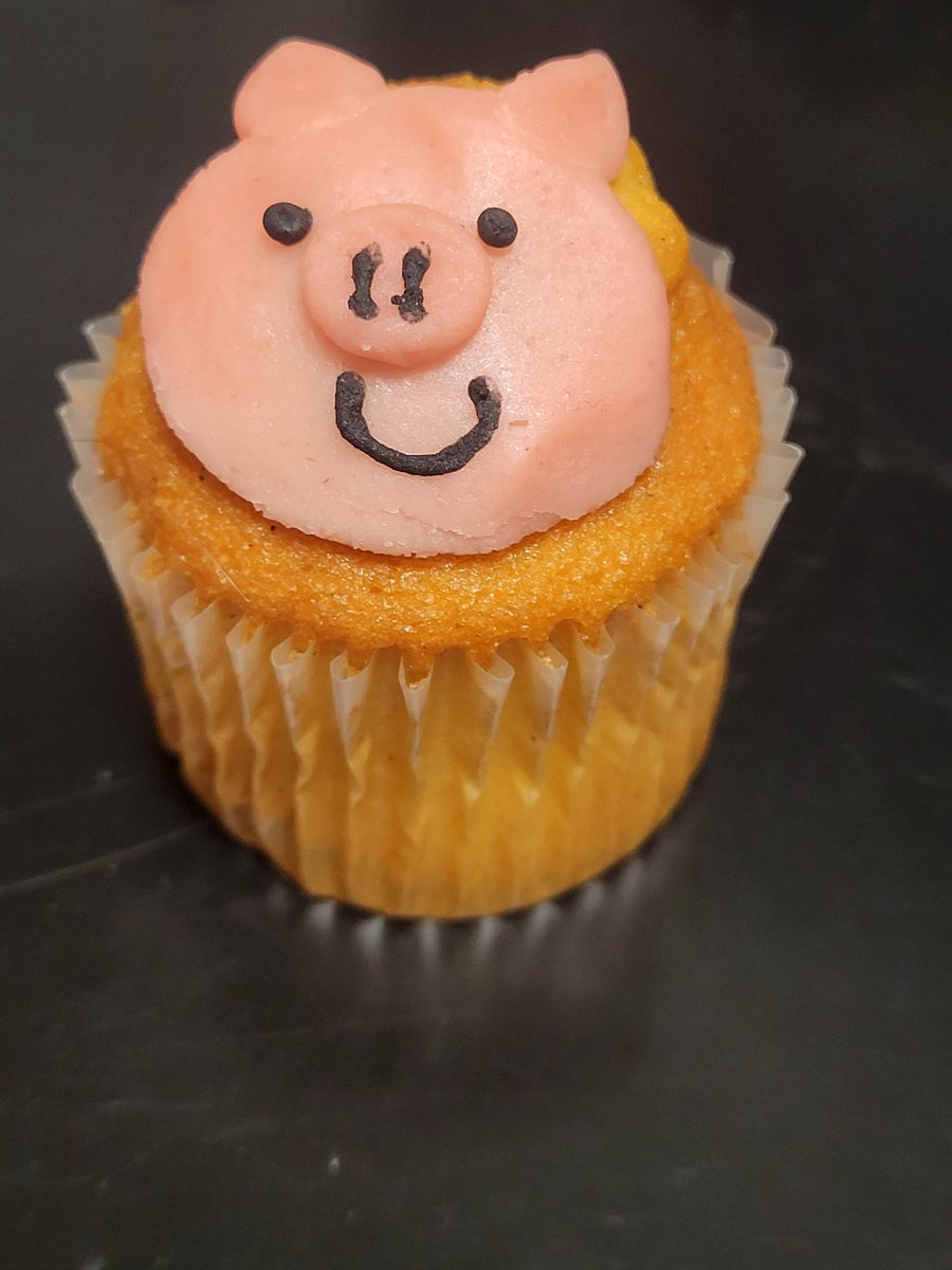 新宿駅をさまよってたまたま見つけた店で買ったカップケーキ