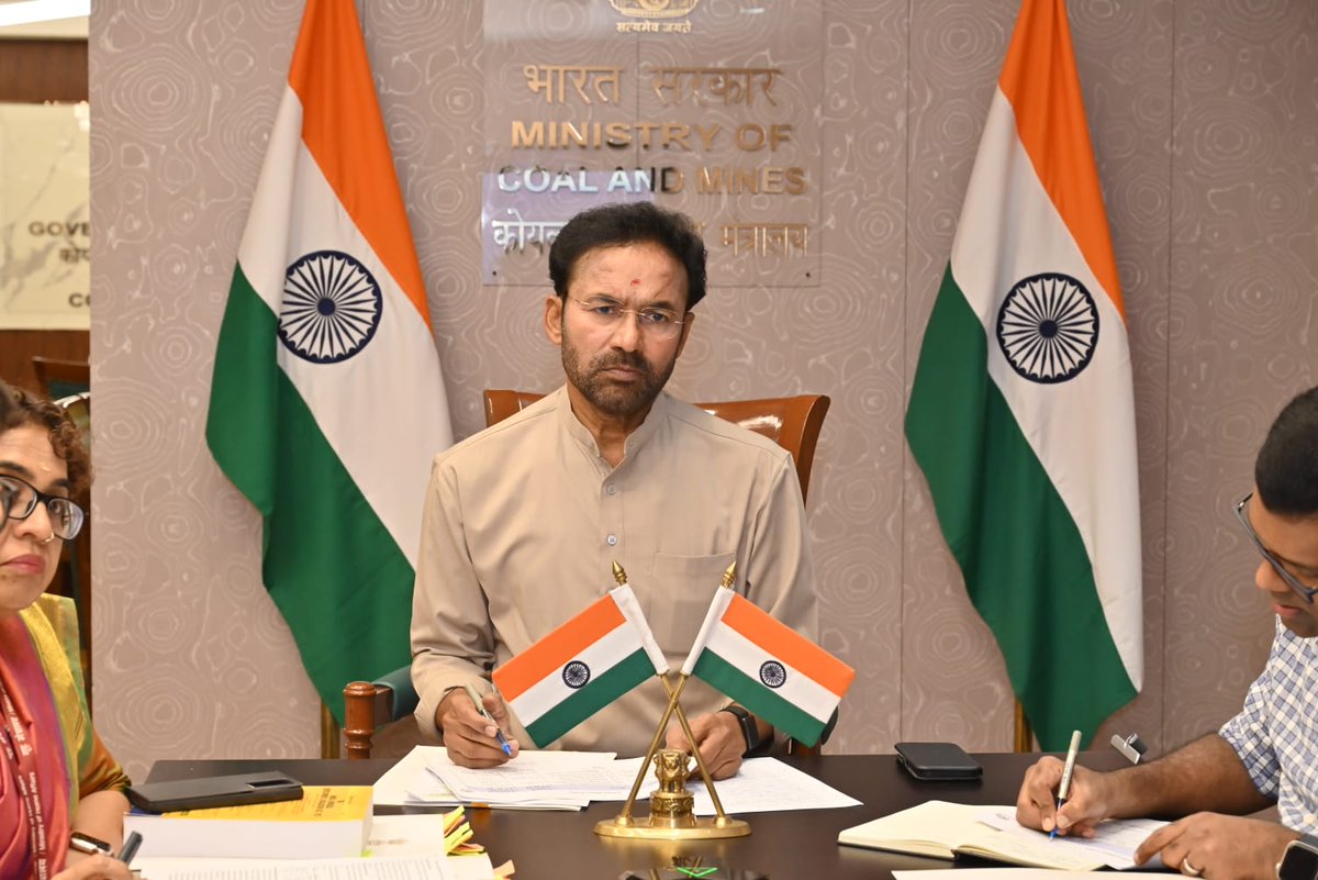kishanreddybjp's tweet photo. Held a meeting with senior officials of @MinesMinIndia  in New Delhi to review key initiatives aimed at strengthening the mining sector and enhancing domestic mineral production. 

Also reviewed ongoing efforts to expand Hindustan Copper Limited (HCL)’s production capacity and improve overall performance in the sector.