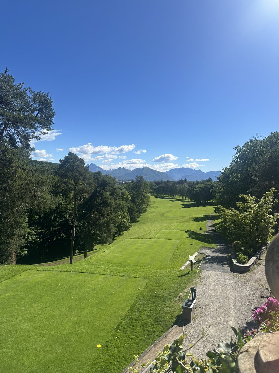 ForresterInfo's tweet photo. Had a great practice round today with Perry Somers and Brian Gee @GolfVilladEste before the hickory golf masters. A proper old school tradition course and club. https://t.co/2SLLetrQKF