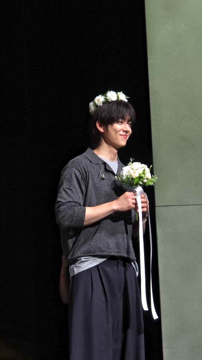 193x519's tweet photo. 팬들일줄여주는남자너무좋다..
ㅈㄴ잘생겨서보정할필요없게만드는남자 https://t.co/1O9Sho3nGW