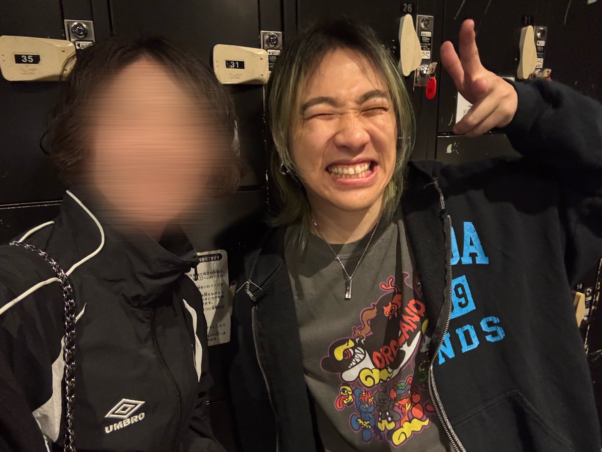 31mgdr's tweet photo. ほまにツーショが嬉しくて。ついでにセトリも教えて下さると泣いて喜びます。 https://t.co/I4VO9vMgKN