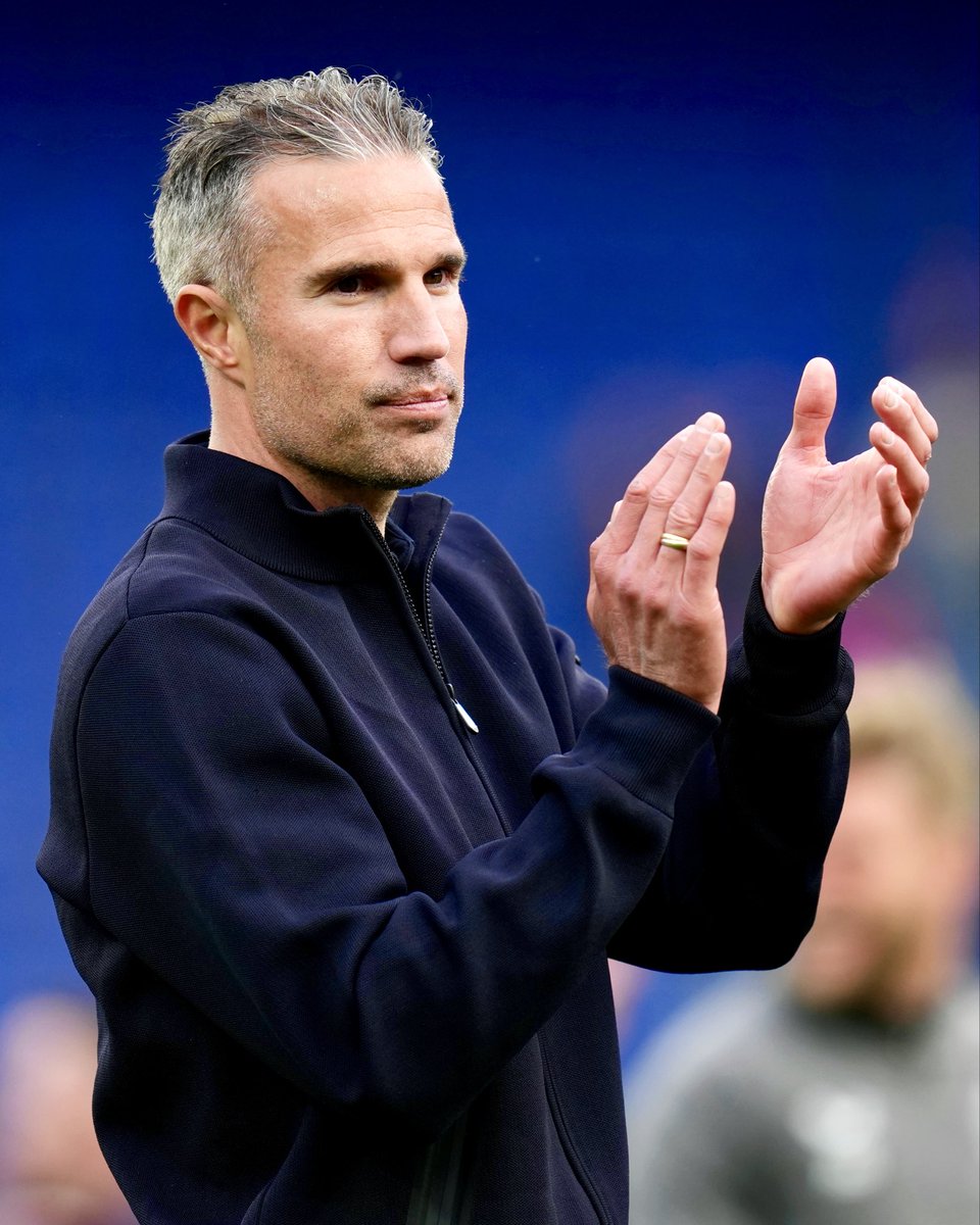Persie_Official's tweet photo. Grote dank aan onze supporters voor jullie steun en passie dit seizoen. Waar wij gingen, waren jullie 👏

Ook veel waardering voor de spelers, staf en alle medewerkers die, ondanks de uitdagingen, dag in dag uit alles hebben gegeven voor deze fantastische club. 

Zondag nog één keer alles geven voor @Feyenoord 
🖤🤍❤️