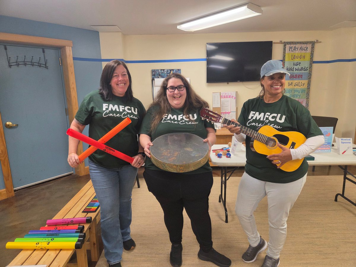 FMFCU's tweet photo. FMFCU employees had a great time volunteering for organizations all across the Delaware Valley this month 🙌 We’re proud to support our team with volunteer time off to give back. Nothing like lending a hand and having some fun while doing it 😃 https://t.co/5Gd7kwCbf1