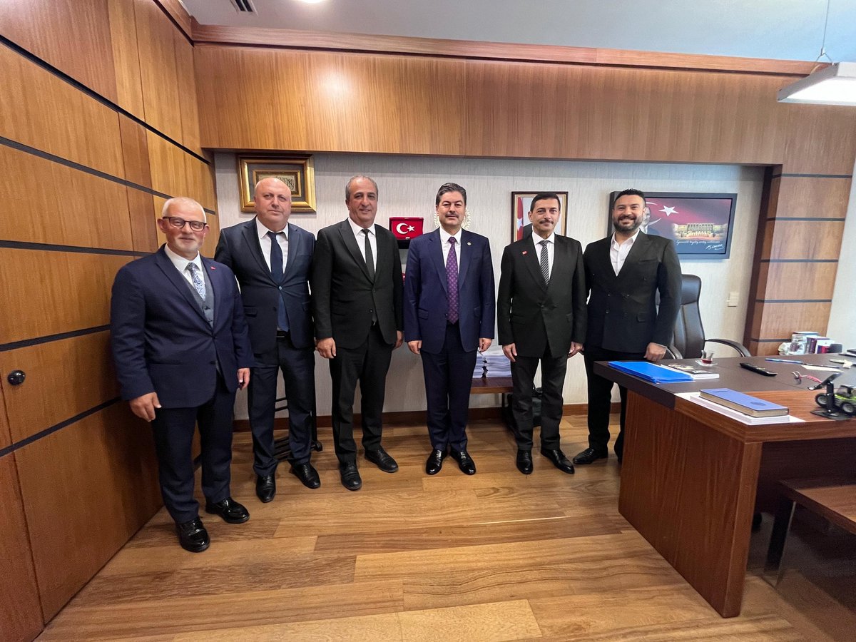 sinargunhan's tweet photo. AK Parti Sivil Toplum ve Halkla ilişkiler Başkan Yardımcısı , TBMM Plan ve Bütçe Komisyonu Üyesi 
Kırşehir Milletvekili Sayın Necmettin Erkan'ı ziyaret ettik.
Esnafımızın sorunları  taleplerimizi ve özellikle hasılat usulü vergilendirme sistemine geçiş hususunda istişare ettik. 
Nazik kabulleri ve destekleri için kendisine bir kez daha teşekkür ediyorum. 
@Akparti
@NecmettinErkan_