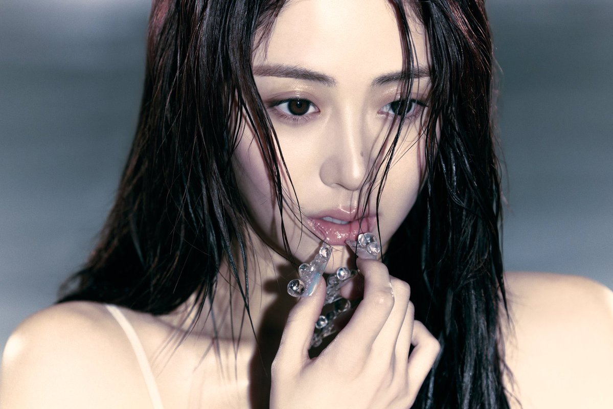 yunjin tweet media