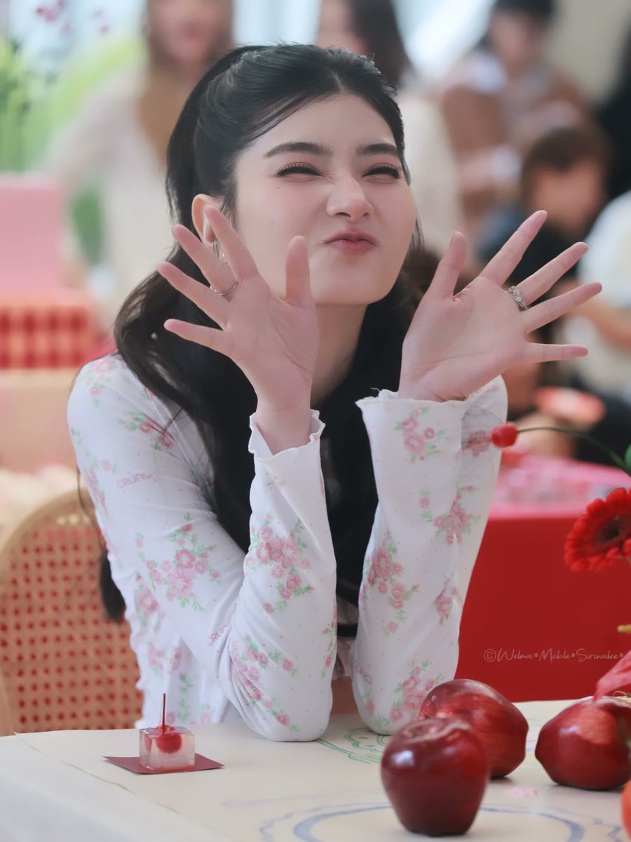 WeLoveMable1's tweet photo. 🥇💕💕
CRUNSH WITH MABLEPANGJIE
#CrunshxBlejie
#Crunsh
#mable_siriwalee
#Minepeople
©Welove•Mable•Siriwalee•
Photos From WeloveMABLE Entertainment 📷 https://t.co/zmoDg9e9mj