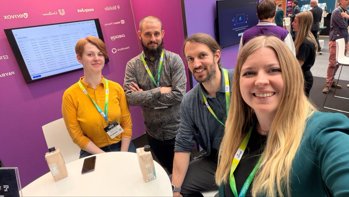 ThoughtSpot tweet media