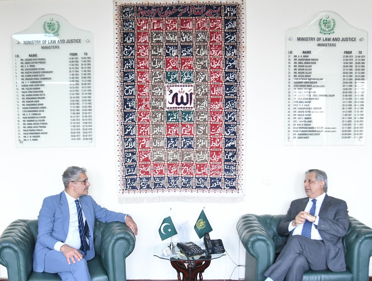 ministry_law's tweet photo. Federal Minister for Law &amp; Justice Senator Azam Nazeer Tarar met Canadian High Commissioner H.E. Tarik Ali Khan. Discussion focused on judicial reforms, legal cooperation, energy security, critical minerals, and sustainable development. https://t.co/NgYrGUNgeR