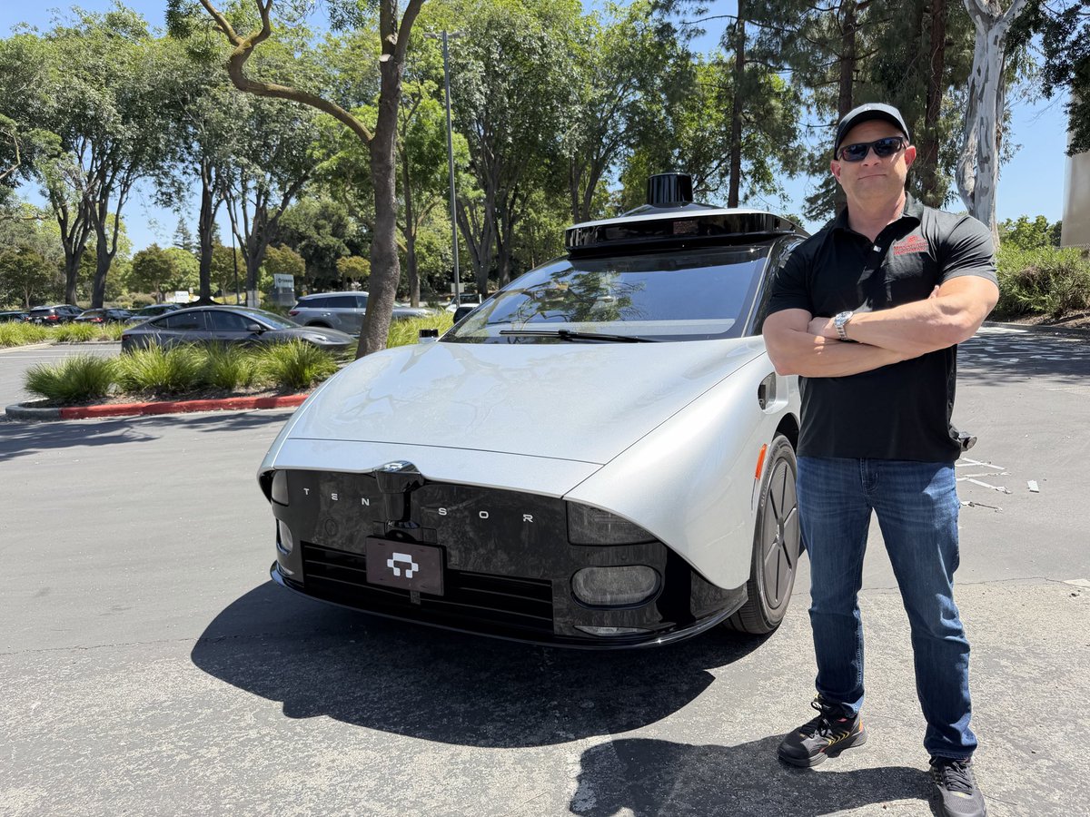 DragTimes tweet media