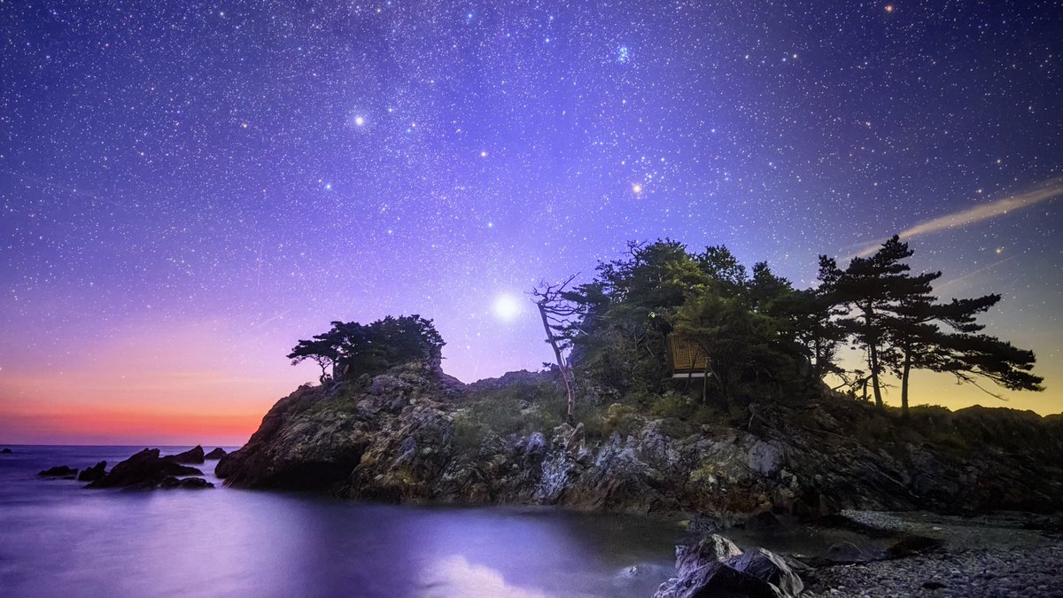 ArthurlynxO's tweet photo. 先日行ってきたKAGAYAさんの展示。開催されると毎回足を運んでます。
星々に圧倒されます。そしてこの色。こんな景色を見せてくれてありがとうございますっていても思う。 https://t.co/AgF3kHVmDg