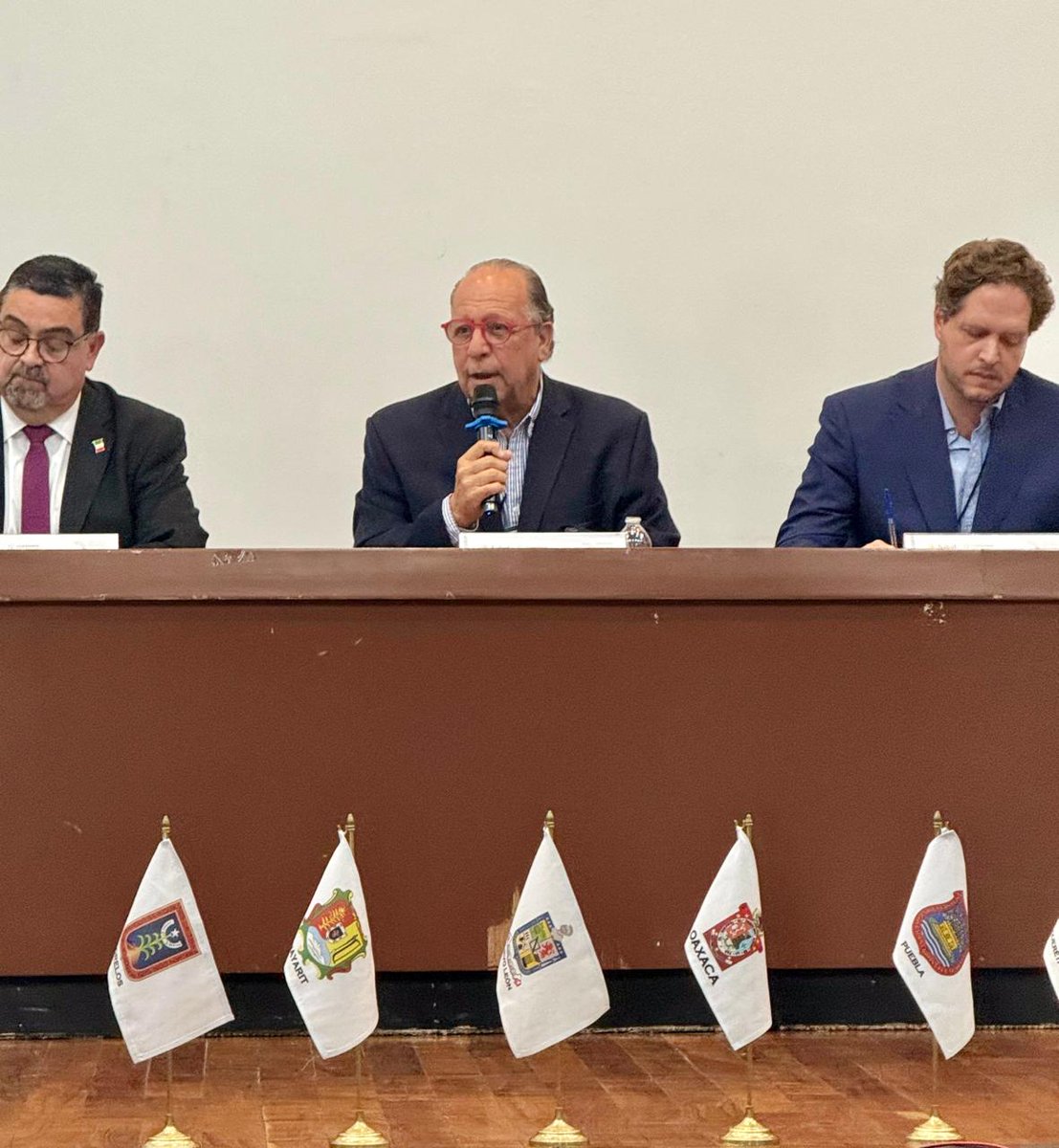 Asociación Mexicana de Laboratorios Farmacéuticos tweet media