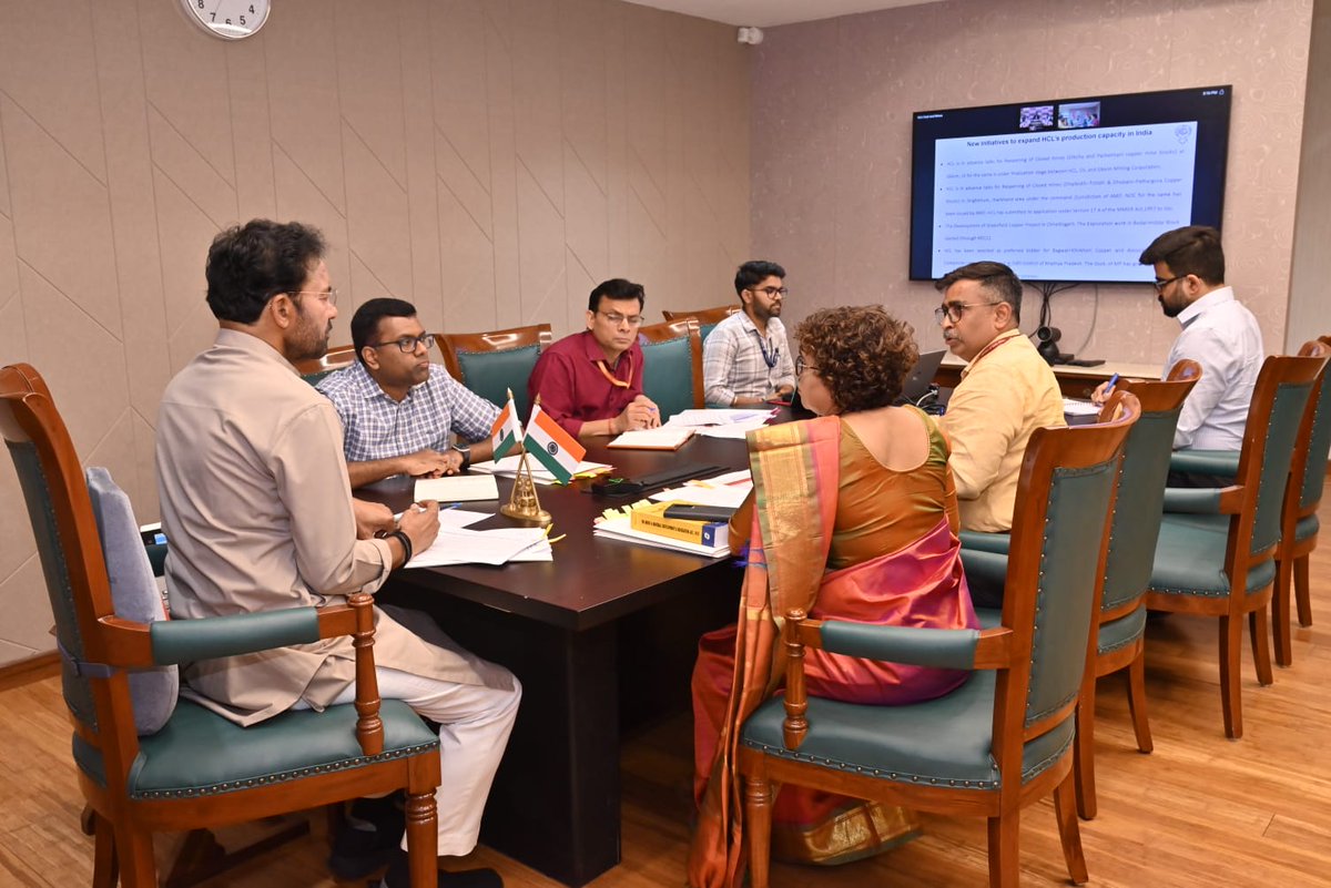 kishanreddybjp's tweet photo. Held a meeting with senior officials of @MinesMinIndia  in New Delhi to review key initiatives aimed at strengthening the mining sector and enhancing domestic mineral production. 

Also reviewed ongoing efforts to expand Hindustan Copper Limited (HCL)’s production capacity and improve overall performance in the sector.