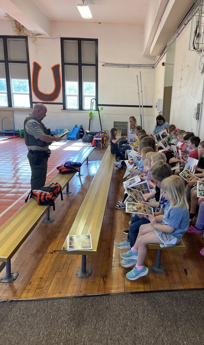 OhioValleyESC's tweet photo. Our students had a wonderful time learning about water safety from Natural Resource Officers, Officer Plumly and Lieutenant Davis. They shared important safety tips, read a story with the children, and even handed out coloring books and badges!
#SERVE
@RHLSD_Colts https://t.co/2uCFtdia4c