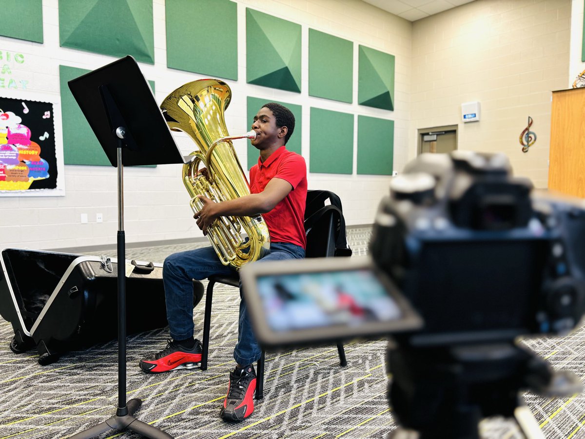 Formersportsguy's tweet photo. It’s not every day you meet a generational talent. But when a 7th grader earns first chair in the JKSN Youth Symphony, it’s clear you’re witnessing something special. Excited to share his story with you. Average notes in year 1 for middle school beginner is 7️⃣ Caleb’s at 4️⃣0️⃣🤯 https://t.co/pYcQSRJdsO