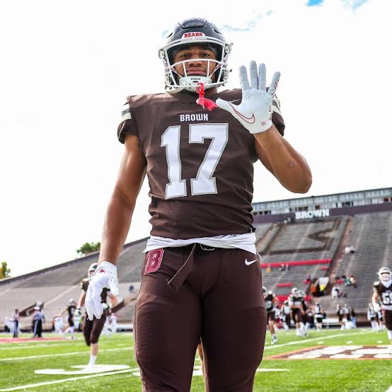 cameron_2027's tweet photo. Blessed to receive my first d1 offer from Brown University. @CoachW_Edwards @ELCAFootball @RecruitNE_GA @RecruitGeorgia  #agtg https://t.co/oh1clNEgX3